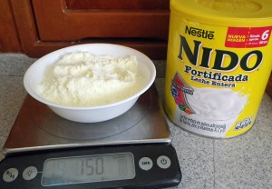 One of the easiest ways of measuring the milk powder is with a scale.